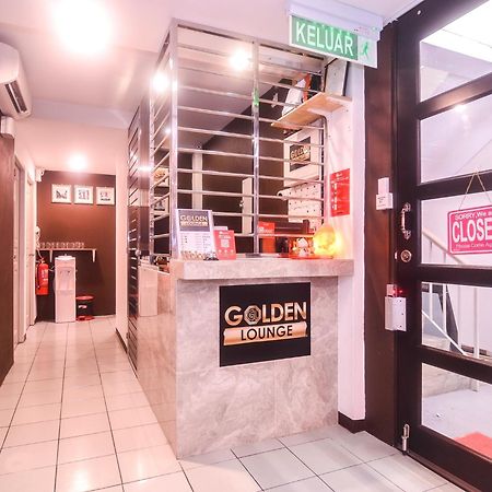 Super Oyo 89465 Golden Lounge Hotel Kuching Luaran gambar