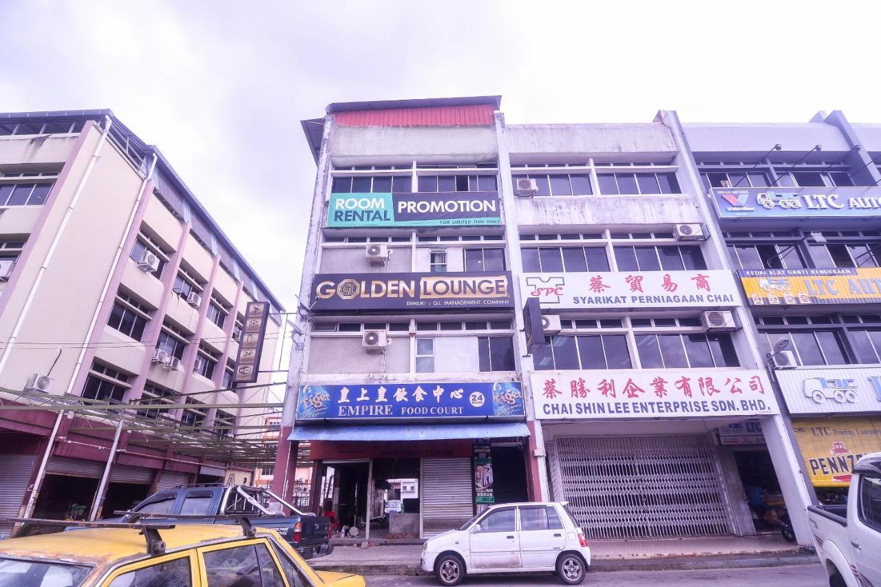 Super Oyo 89465 Golden Lounge Hotel Kuching Luaran gambar