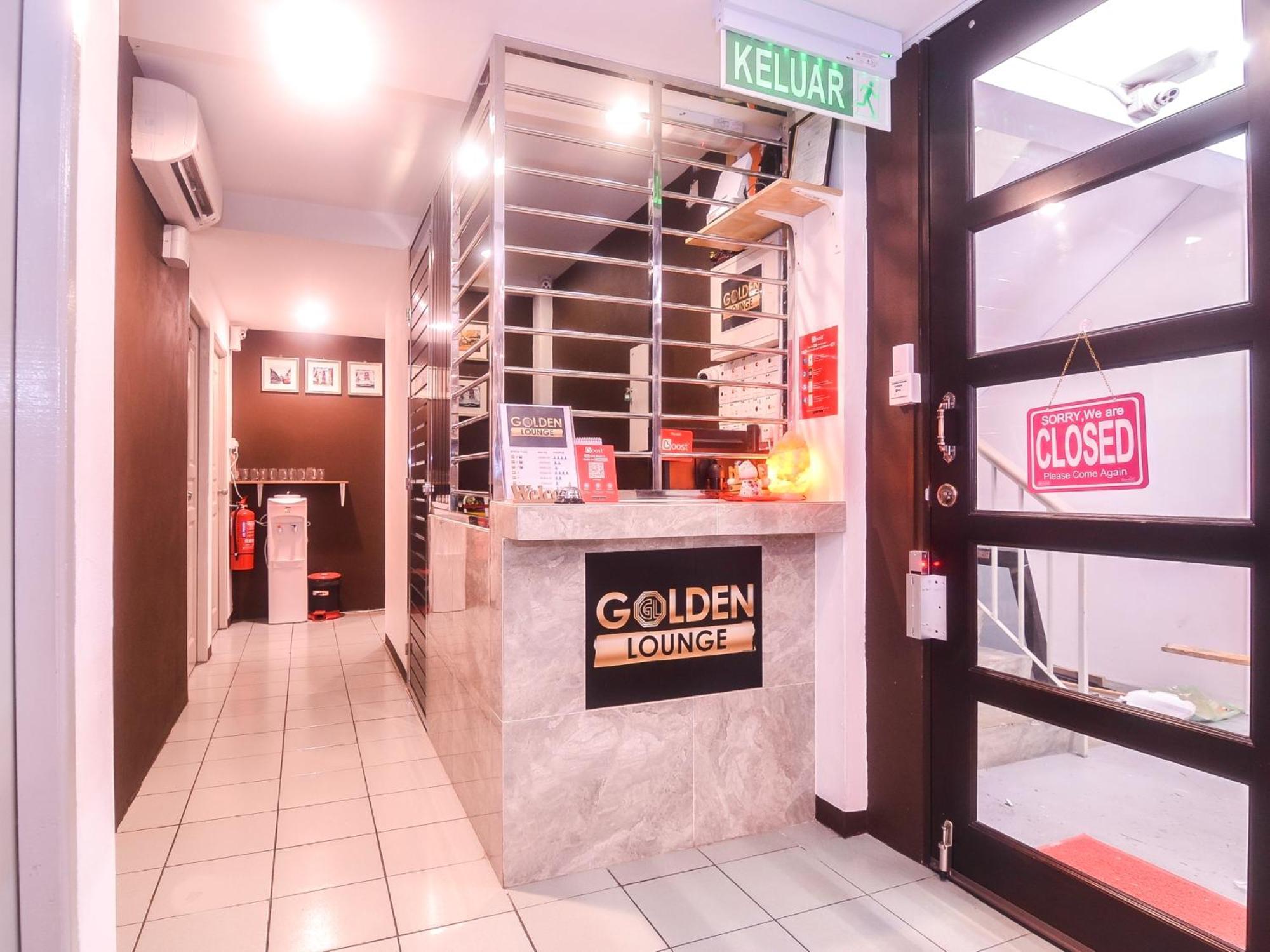 Super Oyo 89465 Golden Lounge Hotel Kuching Luaran gambar