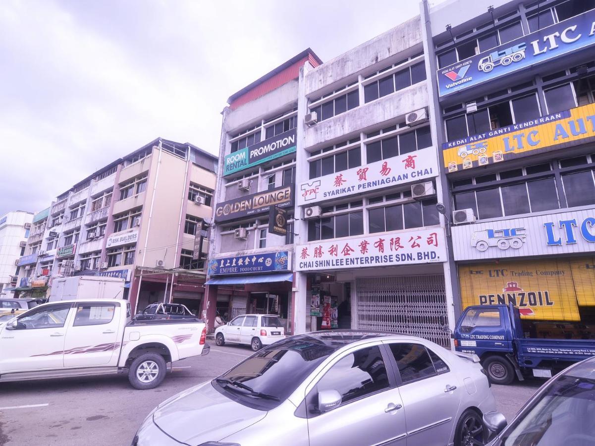 Super Oyo 89465 Golden Lounge Hotel Kuching Luaran gambar